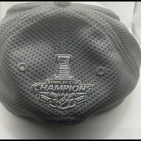 2020 NHL Tampa Bay Lightning Stanley Cup Champions Snap Back Trucker Hat Cap - Picture 4 of 5